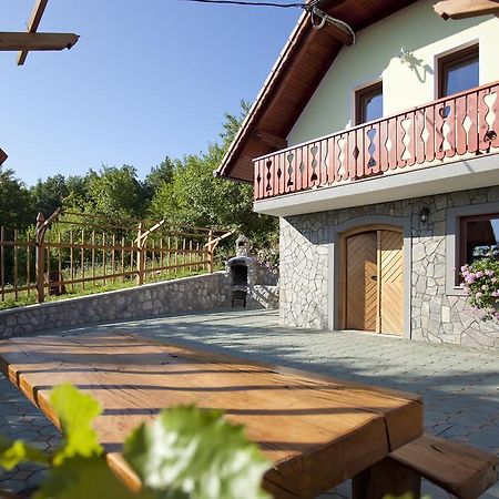 Vineyard Cottage Lustek Ново-Место Экстерьер фото