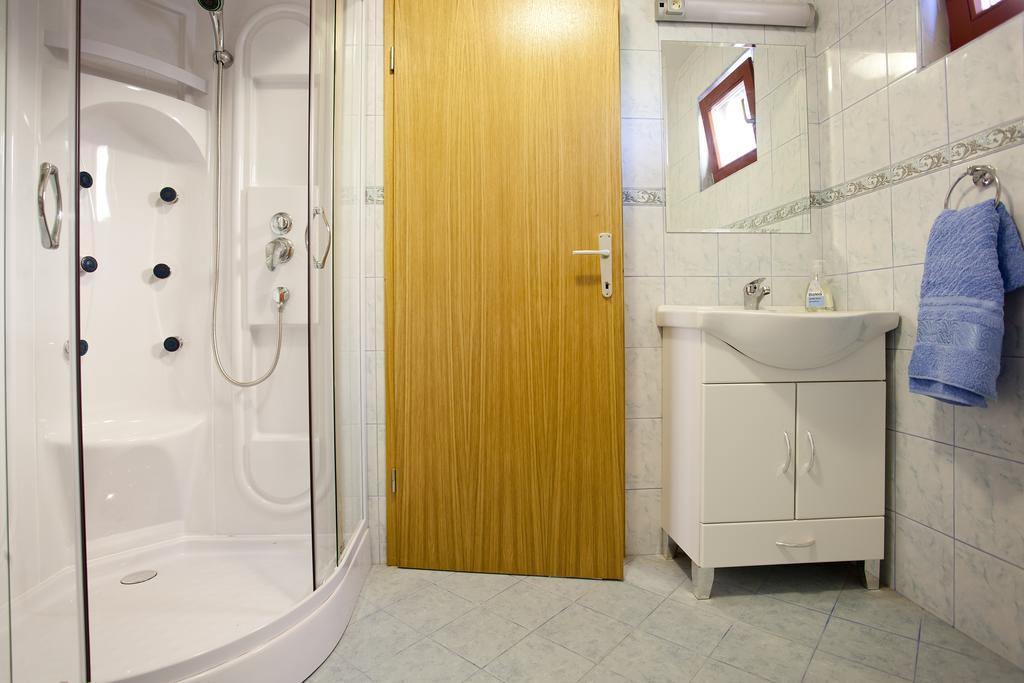 Vineyard Cottage Lustek Ново-Место Номер фото