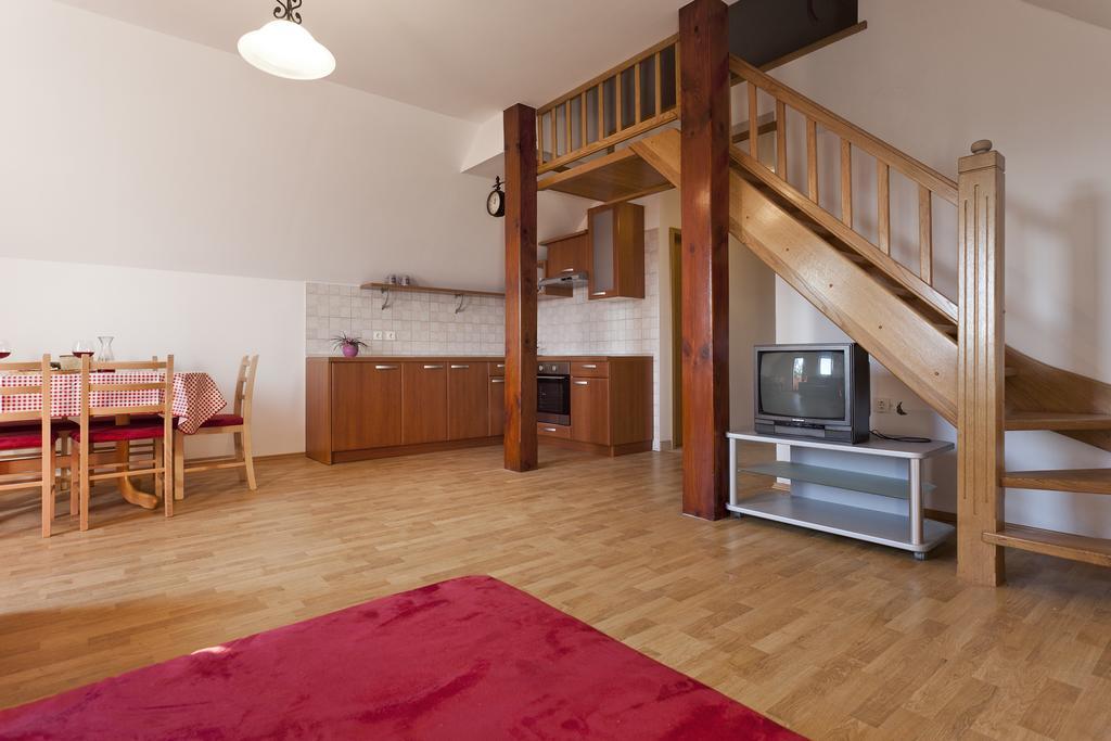 Vineyard Cottage Lustek Ново-Место Номер фото