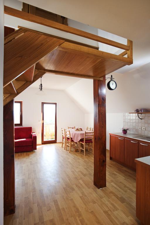 Vineyard Cottage Lustek Ново-Место Номер фото